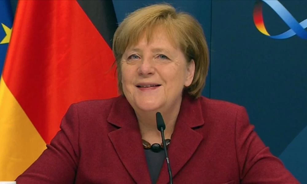 Αρνητικό το τεστ της Μέρκελ για κορονοϊό μετά τις ανακοινώσεις για Μακρόν